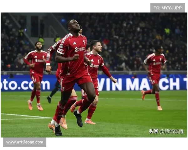 利物浦中场琼斯租借传闻,斯洛特否认离队可能